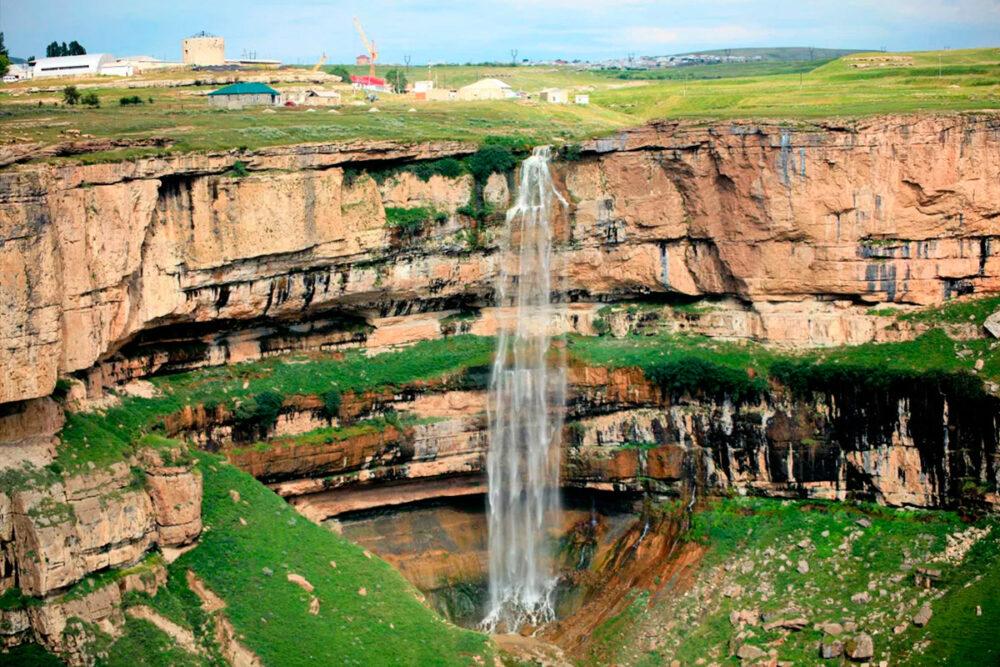 Экскурсия на водопады Тобот, Салтинский подземный, Хучнинский в Дагестане,  стоимость